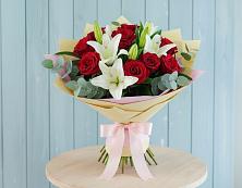 Букет цветов из:  Лилии и Розы в Сольцах