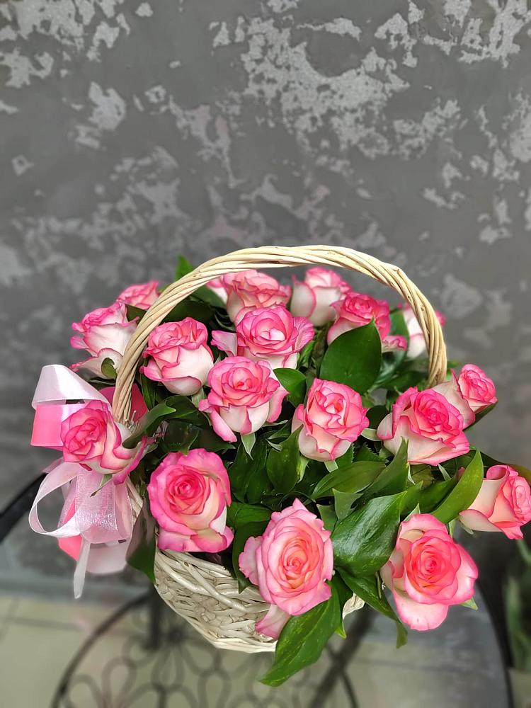Цветочная композиция из Розы в корзине в Сольцах