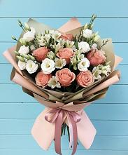 Букет цветов из:  Розы, Альстромерии и Лизиантусы в Сольцах