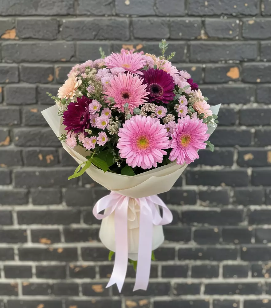 Букет цветов из: Герберы и Хризантемы в Сольцах