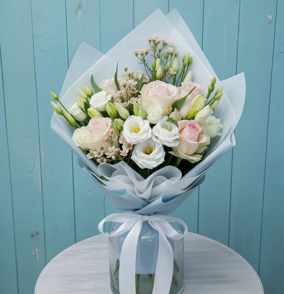 Букет цветов из: Розы и Лизиантусы в Сольцах