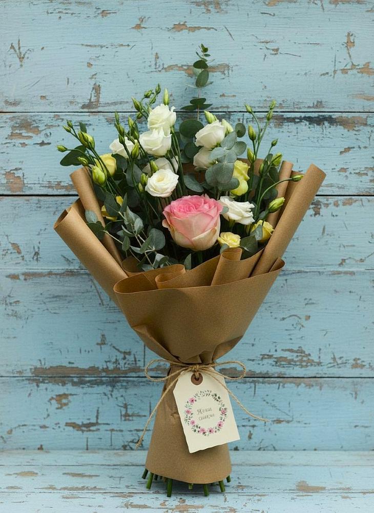 Букет цветов из: Розы и Лизиантусы в Сольцах