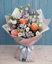 Букет цветов из:  Лизиантусы, Розы, Альстромерии и Гипсофила в Сольцах