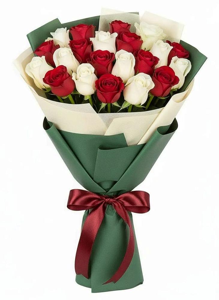 Букет Микс из красных и белых роз в Сольцах