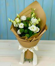 Букет цветов из:  Хризантемы и Лизиантусы в Сольцах