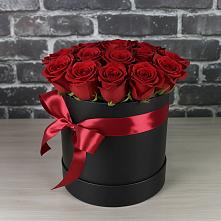 Цветочная композиция из Розы в шляпной коробке в Сольцах