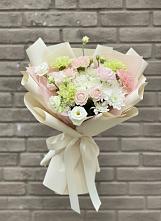 Букет цветов из:  Гвоздики, Розы, Лизиантусы и Хризантемы в Сольцах