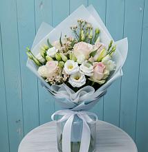 Букет цветов из:  Розы и Лизиантусы #REPLACE_PRED# Сольцах