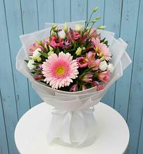 Букет цветов из:  Герберы, Альстромерии и Лизиантусы в Сольцах