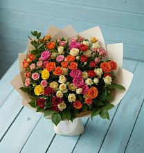 Букет Микс из разноцветных кустовых роз в Сольцах