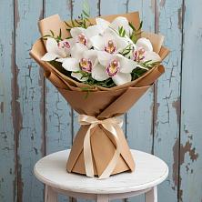 Букет цветов из:  Орхидеи и Розы в Сольцах