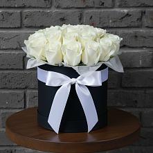 Цветочная композиция из Розы в шляпной коробке в Сольцах